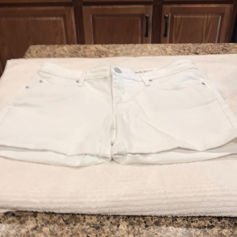 Gap white denim shorts size 2.